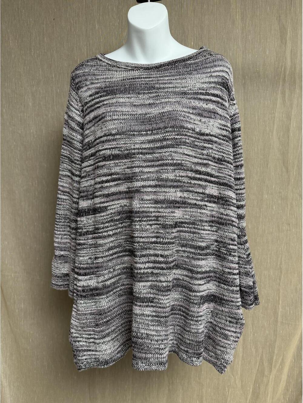 Roz & Ali Sweater with bell sleeves - XL